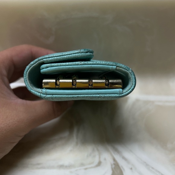 Chanel 4 Ring Holder - Picture 4 of 11